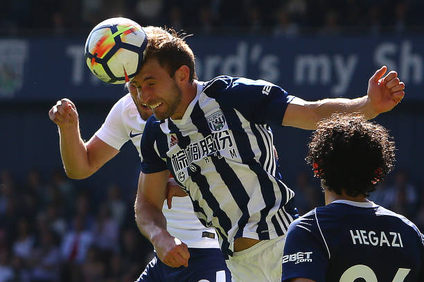 常常左右着 常常左右着